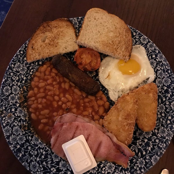 Foto tirada no(a) The Crosse Keys (Wetherspoon) por Keith W. em 1/2/2018