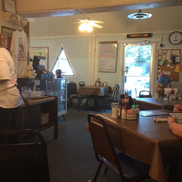 8/23/2014 tarihinde Wade H.ziyaretçi tarafından La Pines Cafe'de çekilen fotoğraf