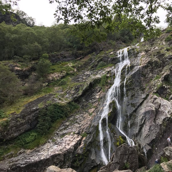 Foto scattata a Powerscourt Waterfall da Emily S. il 8/8/2019
