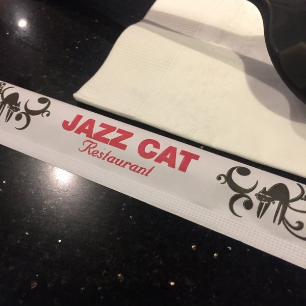Foto tirada no(a) Jazz Cat Fusion Shabu por Ashleigh em 12/22/2016