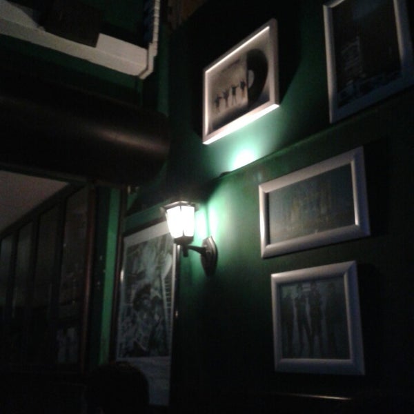 Foto tirada no(a) Studio Pub por Victor C. em 7/12/2013