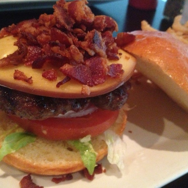Foto tirada no(a) Burger Bistro por Danny T. em 1/30/2013
