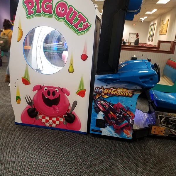 Chuck E. Cheese West Los Angeles 9 tips de 581 visitantes