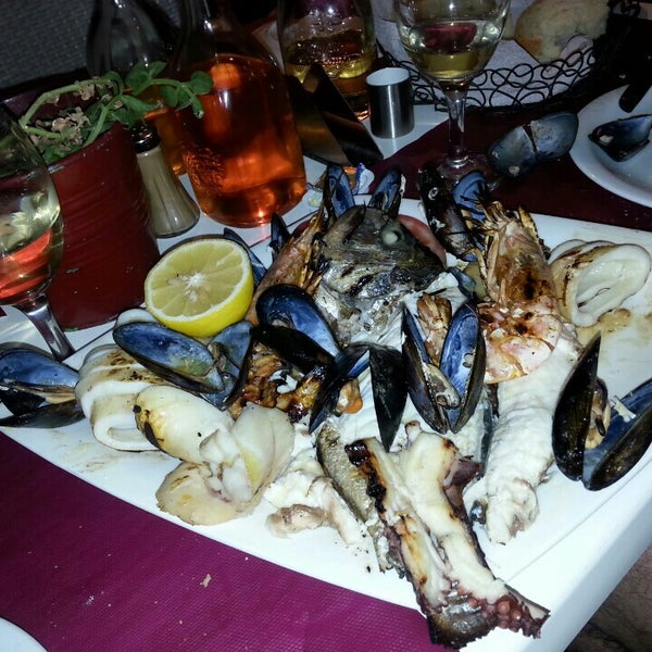 Very nice seafood plate for two and perfect hospitality... have sense of humor too :)