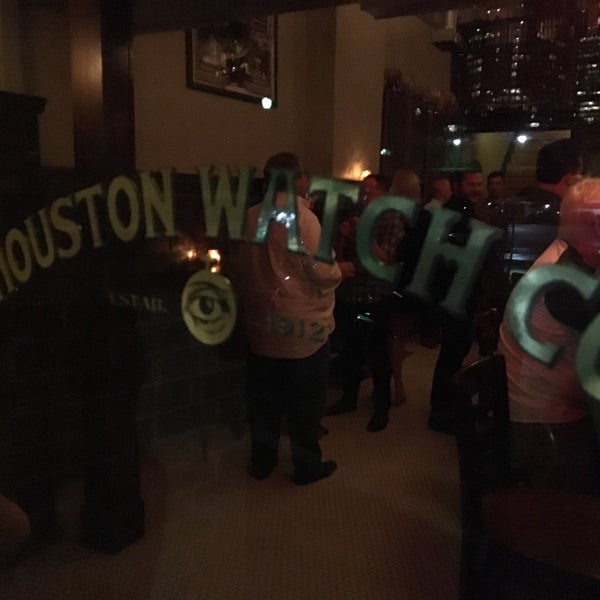Foto diambil di Houston Watch Co. oleh Jay A. pada 6/4/2016