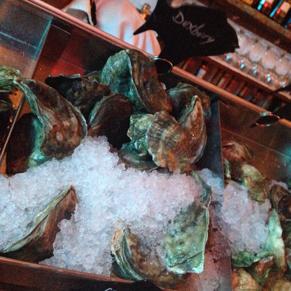 Снимок сделан в Rabia&#39;s Seafood/Oyster Bar &amp; Italian Restaurant пользователем Jay A. 9/27/2015