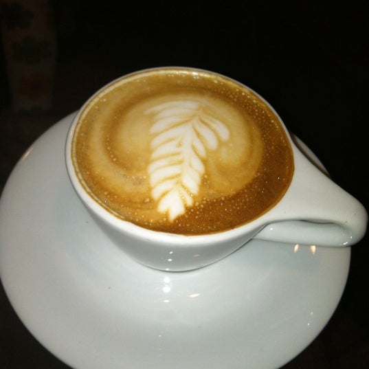 Foto tirada no(a) Happy Coffee por Valerie S. em 10/26/2012