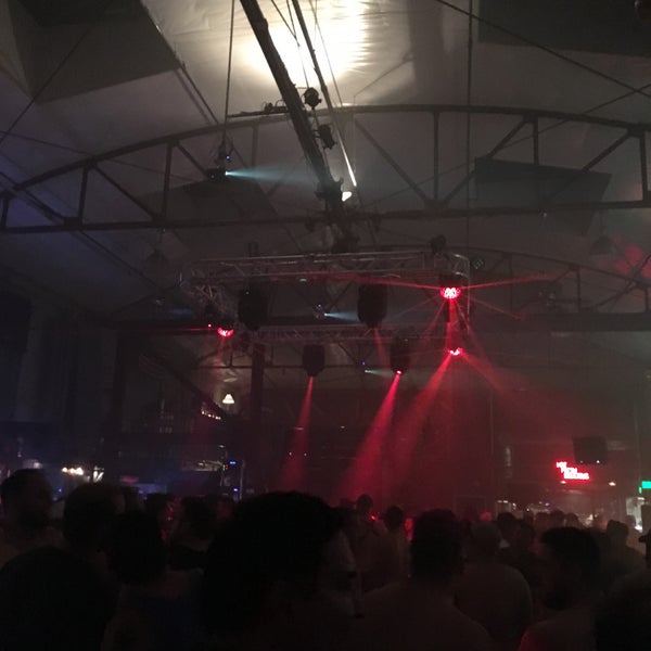 Foto scattata a Folsom Street Foundry da Russ L. il 6/24/2017