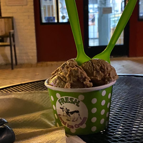 Foto scattata a Fresh Local Ice Cream da Arthur B. il 2/16/2022