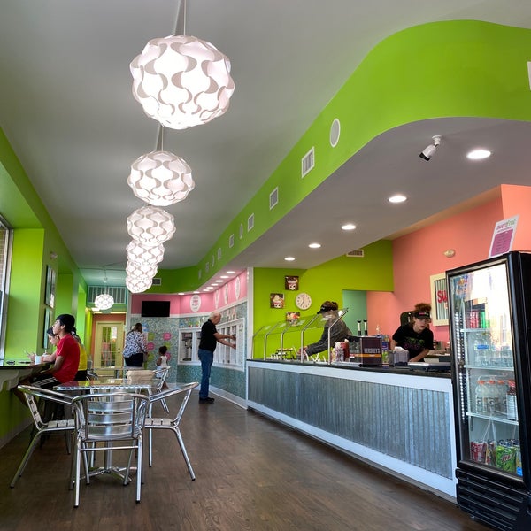 sweetFrog Premium Frozen Yogurt Hendersonville, NC