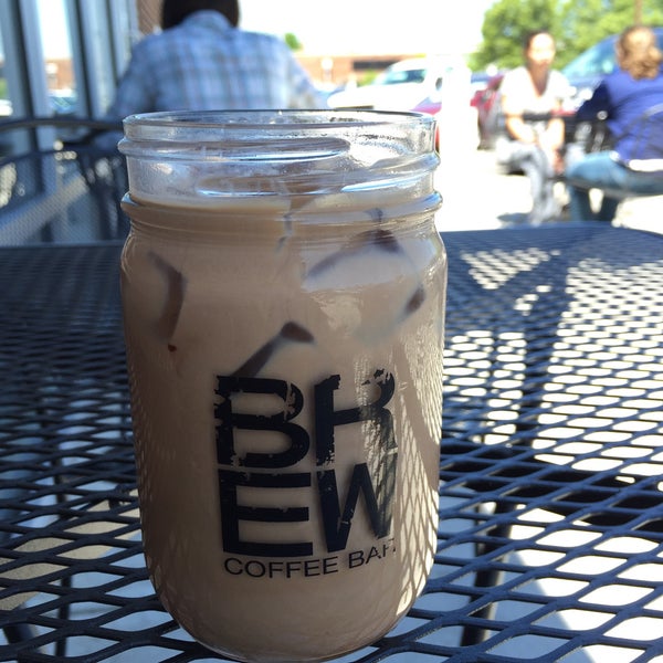 Das Foto wurde bei BREW | Coffee Bar von Arthur B. am 5/22/2015 aufgenommen