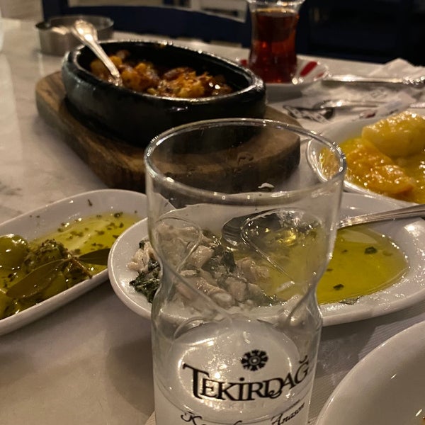 Foto diambil di Hilmi Restaurant oleh İrem K. pada 11/26/2021