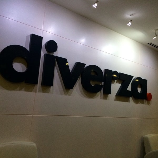 รูปภาพถ่ายที่ Diverza โดย Jorge Diego E. เมื่อ 12/6/2013