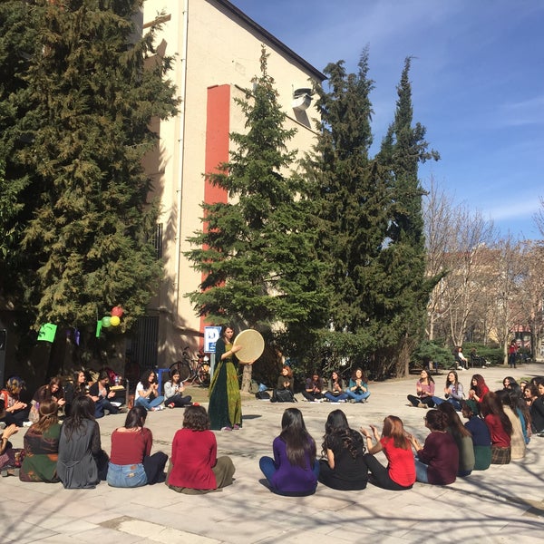 Das Foto wurde bei Ankara Üniversitesi İletişim Fakültesi - İLEF von Umut G. am 3/7/2016 aufgenommen