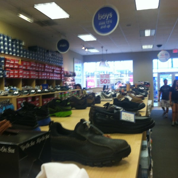 stride rite outlet tanger