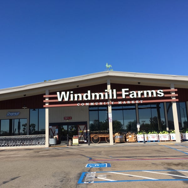 9/14/2016 tarihinde Tony G.ziyaretçi tarafından Windmill Farms'de çekilen fotoğraf