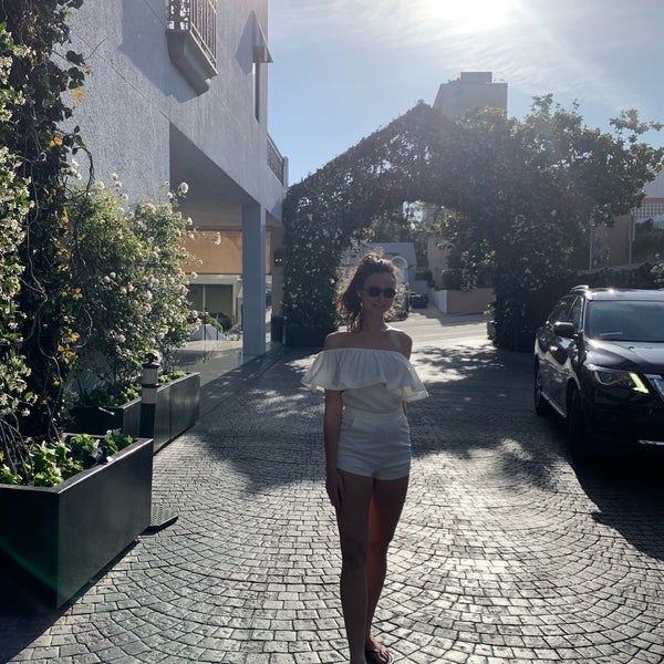 Das Foto wurde bei The London West Hollywood at Beverly Hills von Danielle M. am 5/26/2019 aufgenommen