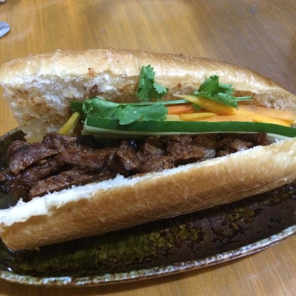 Das Foto wurde bei Wabi-Sabi Noodle House &amp; Vegetarian Grocery von Ena O. am 8/30/2015 aufgenommen