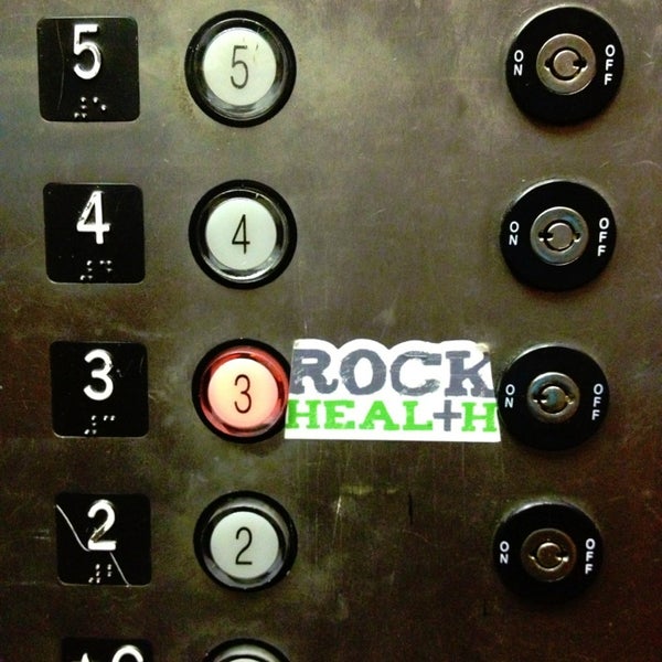 8/14/2013 tarihinde Linda L.ziyaretçi tarafından Rock Health HQ'de çekilen fotoğraf