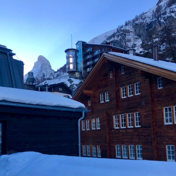 Photo prise au Hotel Post Zermatt par Andrea K. le1/1/2019