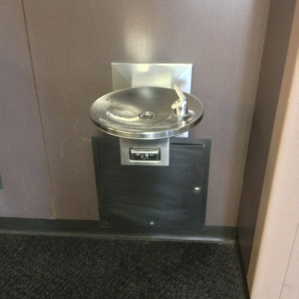 Coldest. Water. Fountain. Ever. Sky Harbor 2 tips