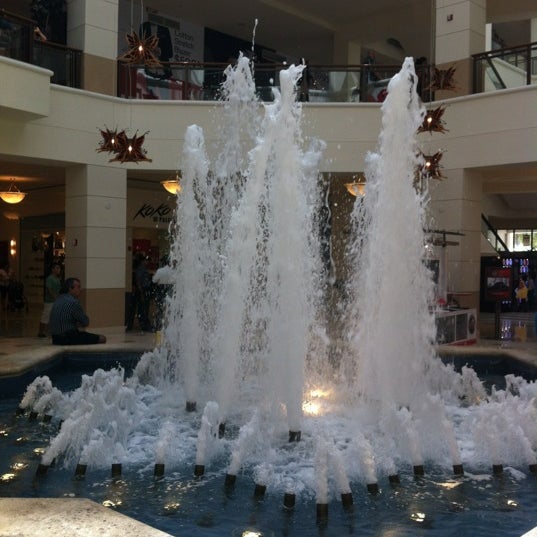 9/30/2012에 Mário M.님이 Aventura Mall Fountain에서 찍은 사진