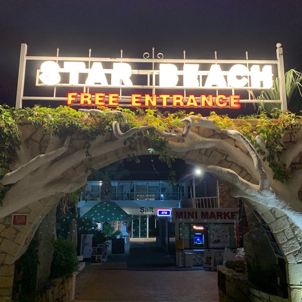 Foto tirada no(a) Starbeach por Mariia M. em 8/7/2019