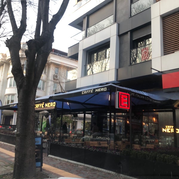 Photo prise au Balkon Cafe &amp; Restaurant par (HASKUR) le3/22/2022