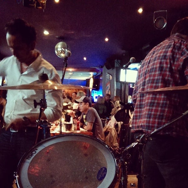 Photo prise au Drums N Flats par Corby F. le3/29/2014