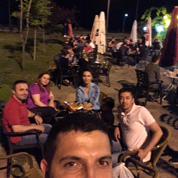 Foto scattata a Poyraz Cafe &amp; Restaurant da Erman Ç. il 6/20/2016