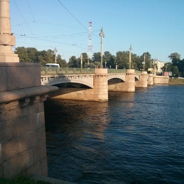 Мало крестовский мост