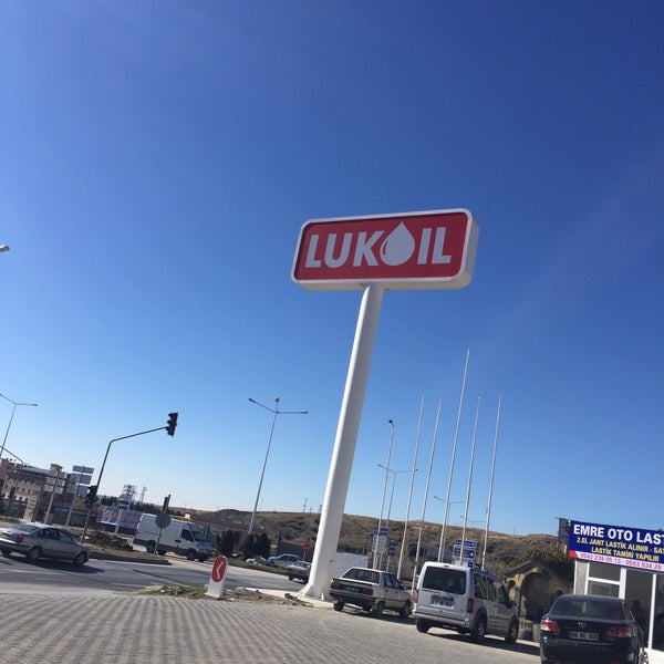 Foto scattata a Aytemiz Yılmaz Petrol da Erkan Y. il 11/7/2015