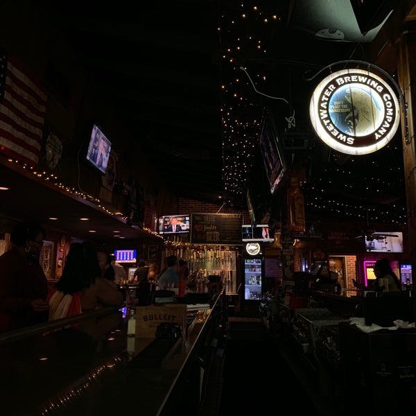 รูปภาพถ่ายที่ Varners Restaurant and Tavern โดย Tracie C. เมื่อ 7/11/2019
