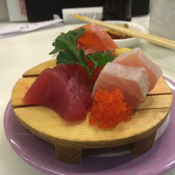 Foto scattata a Hanaichi Sushi Bar + Dining da Manuel P. il 9/19/2014