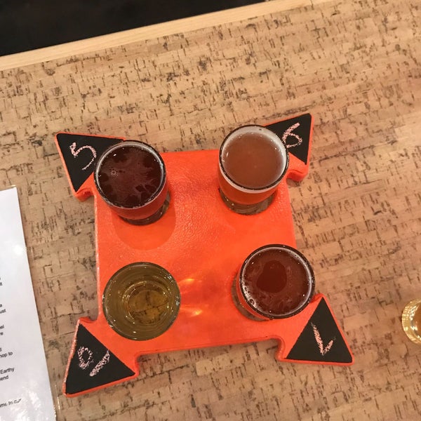 1/28/2018 tarihinde Matt B.ziyaretçi tarafından Fort Orange Brewing'de çekilen fotoğraf