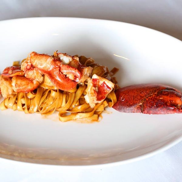 รูปภาพถ่ายที่ Lobster Bar Sea Grille โดย Lobster Bar Sea Grille เมื่อ 8/12/2014