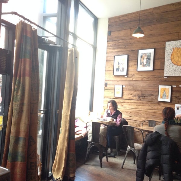 2/27/2014 tarihinde Melissa Teyu L.ziyaretçi tarafından Mojo Coffee'de çekilen fotoğraf