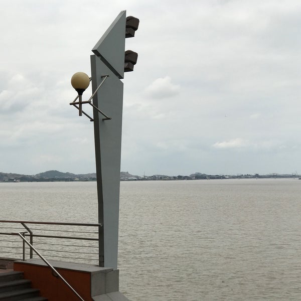 Das Foto wurde bei Malecón 2000 von Alexey M. am 7/10/2017 aufgenommen