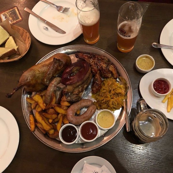 รูปภาพถ่ายที่ Brauhaus โดย Евгений С. เมื่อ 4/21/2019