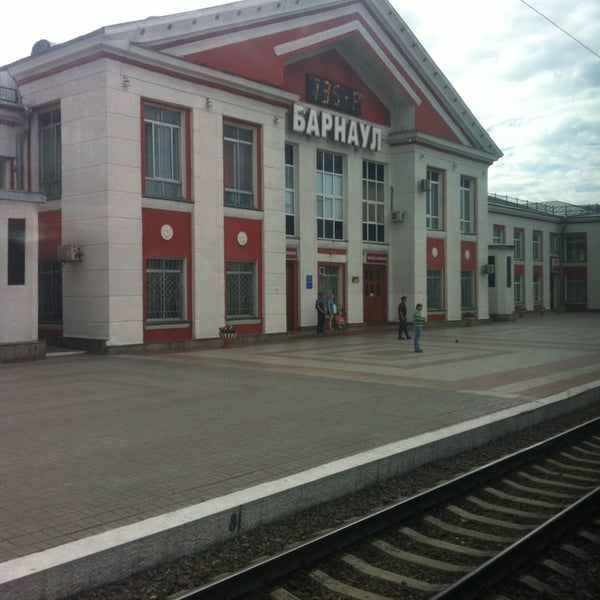 Жд вокзал барнаул телефон. Ж Д вокзал Барнаул. ЖД вокзал вокзал Барнаул. ЖД вокзал Барнаул 2023. ЖД вокзал Барнаул внутри.