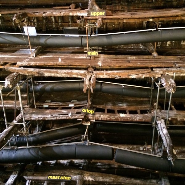 9/20/2015 tarihinde Oxana N.ziyaretçi tarafından The Mary Rose Museum'de çekilen fotoğraf