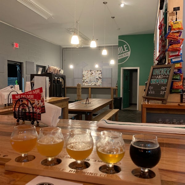 Foto tirada no(a) 30 Mile Brewing Co. por Jonathan C. em 8/17/2019