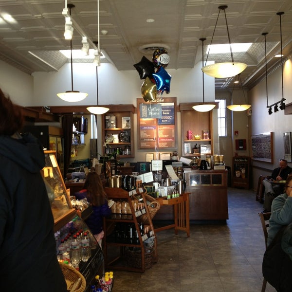 Photo taken at Peet&#39;s Coffee &amp; Tea by Erik W. on 1/18/2013
