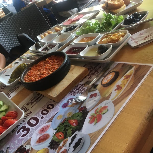 Foto tomada en Osman Bey Konağı Cafe Restorant  por Can K. el 6/24/2018