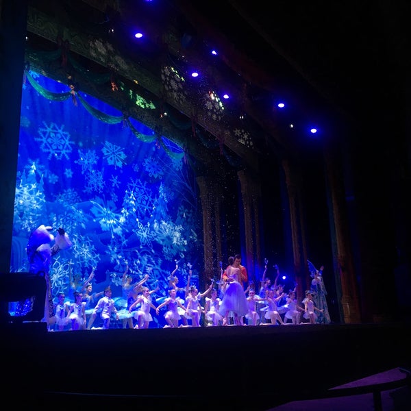 Das Foto wurde bei Palace Theatre von Anastasia C. am 12/6/2018 aufgenommen