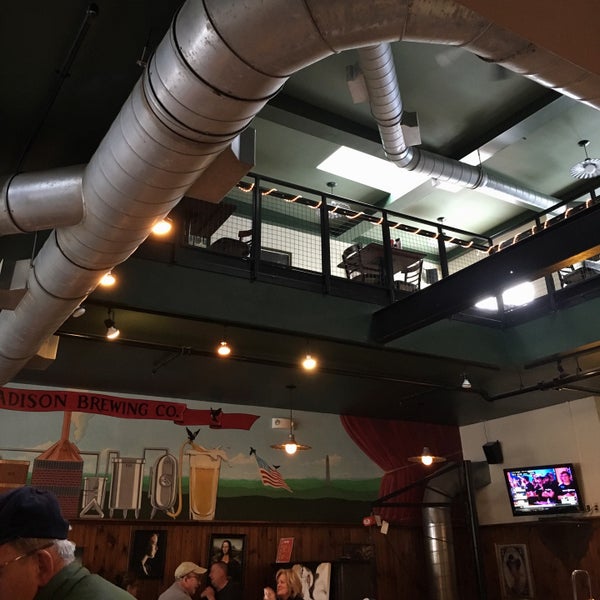 Photo prise au Madison Brewing Company Pub &amp; Restaurant par Anastasia C. le3/25/2018