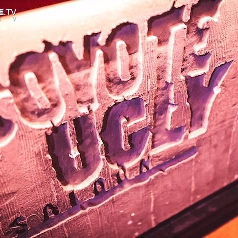 รูปภาพถ่ายที่ Гадкий Койот / Coyote Ugly โดย Гадкий Койот / Coyote Ugly เมื่อ 10/14/2014