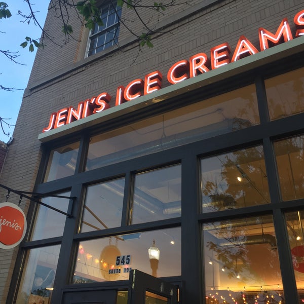 Das Foto wurde bei Jeni&#39;s Splendid Ice Creams von Andrea Z. am 4/16/2017 aufgenommen