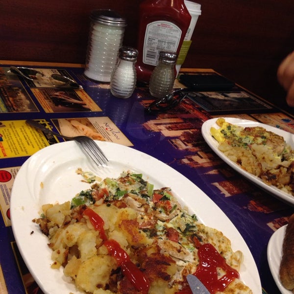 7/10/2014にNurhan A.がRiver View Dinerで撮った写真