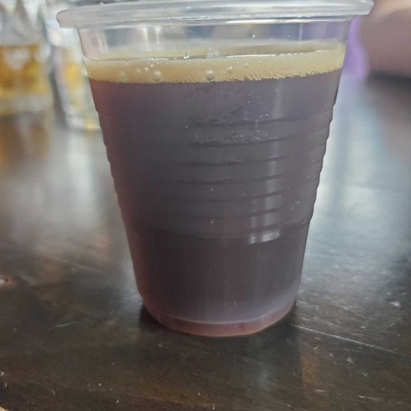 Das Foto wurde bei Wolf&#39;s Ridge Brewing von Byron W. am 5/21/2022 aufgenommen